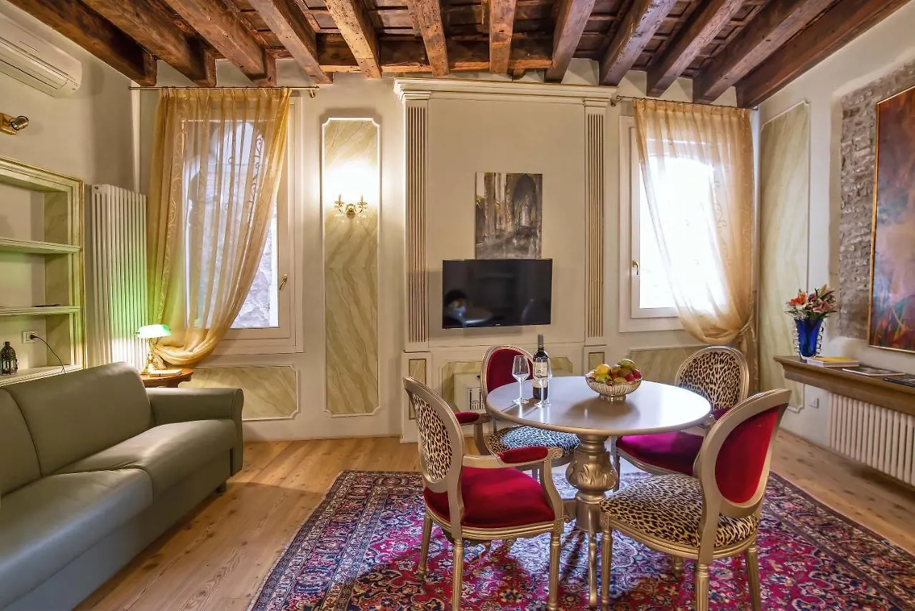 Sant'Angelo - Fenice Apartments In Veneza