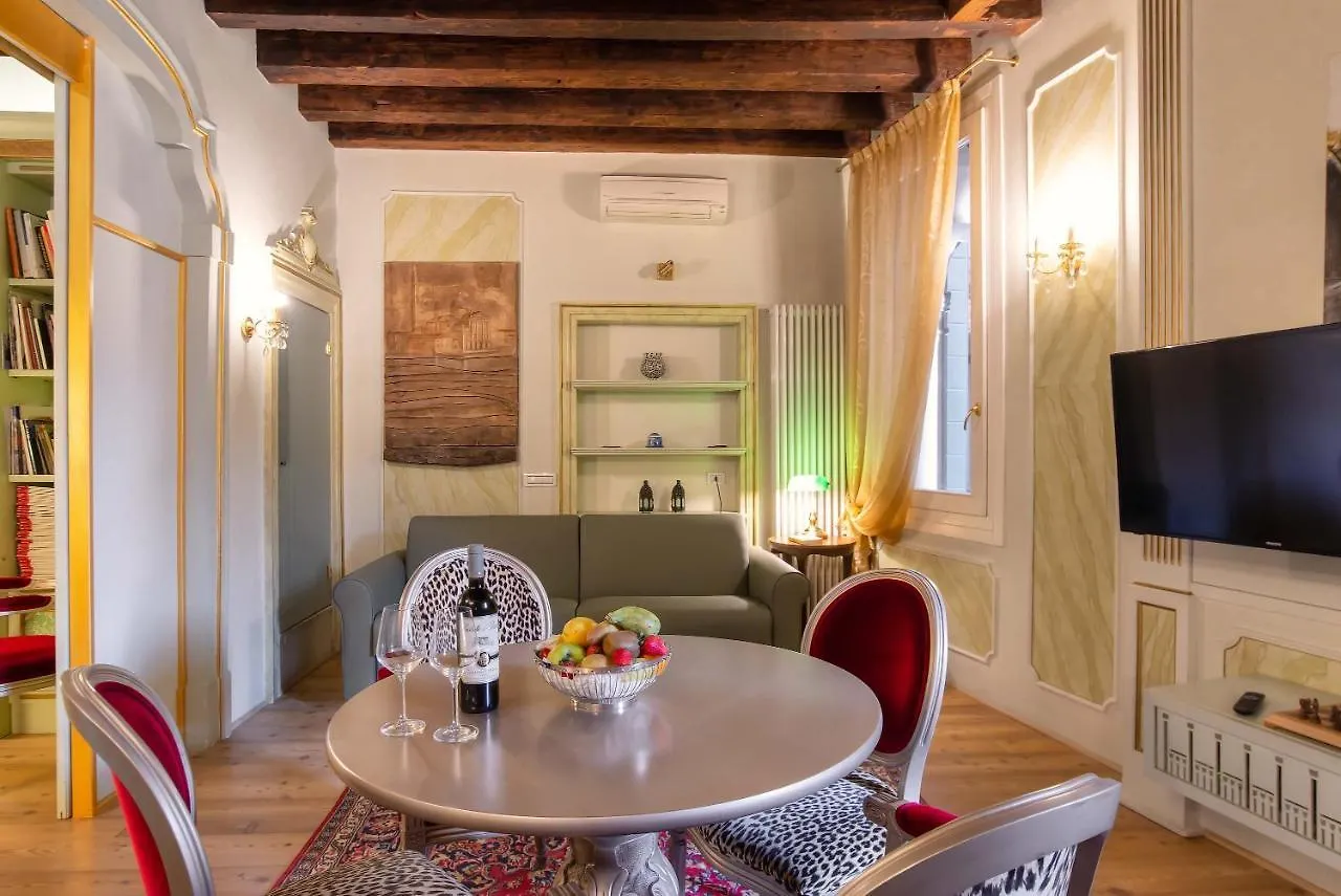 Sant'Angelo - Fenice Apartments In Benátky Itálie