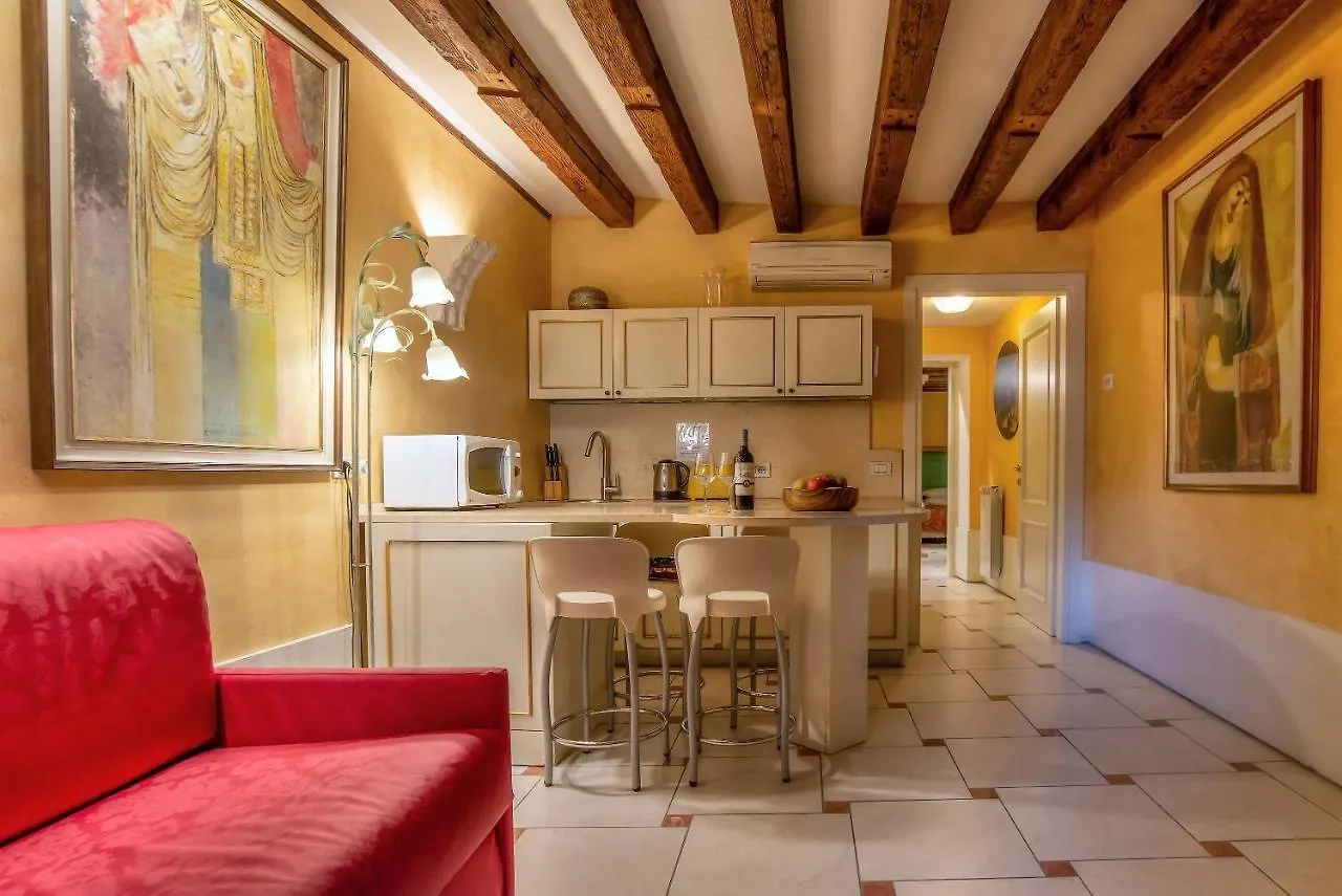 Sant'Angelo - Fenice Apartments In Venise 0*,  Italie