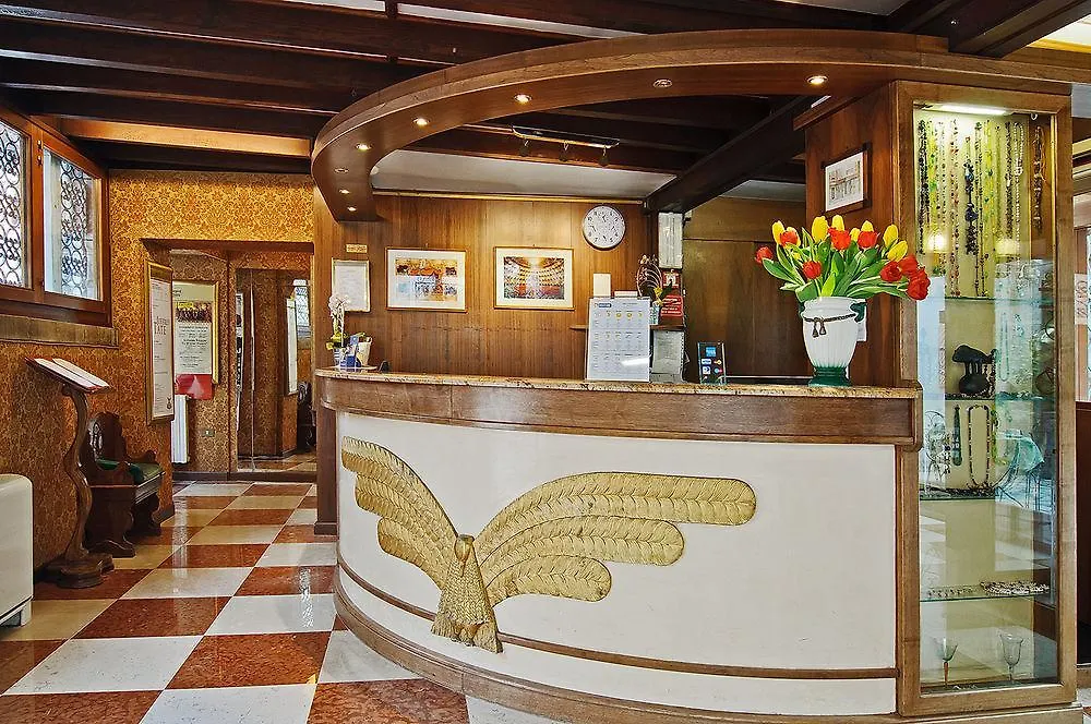 Sant'Angelo - Fenice Apartments In Venise Italie
