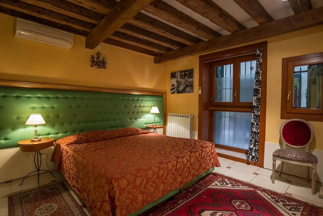Sant'Angelo - Fenice Apartments In Benátky