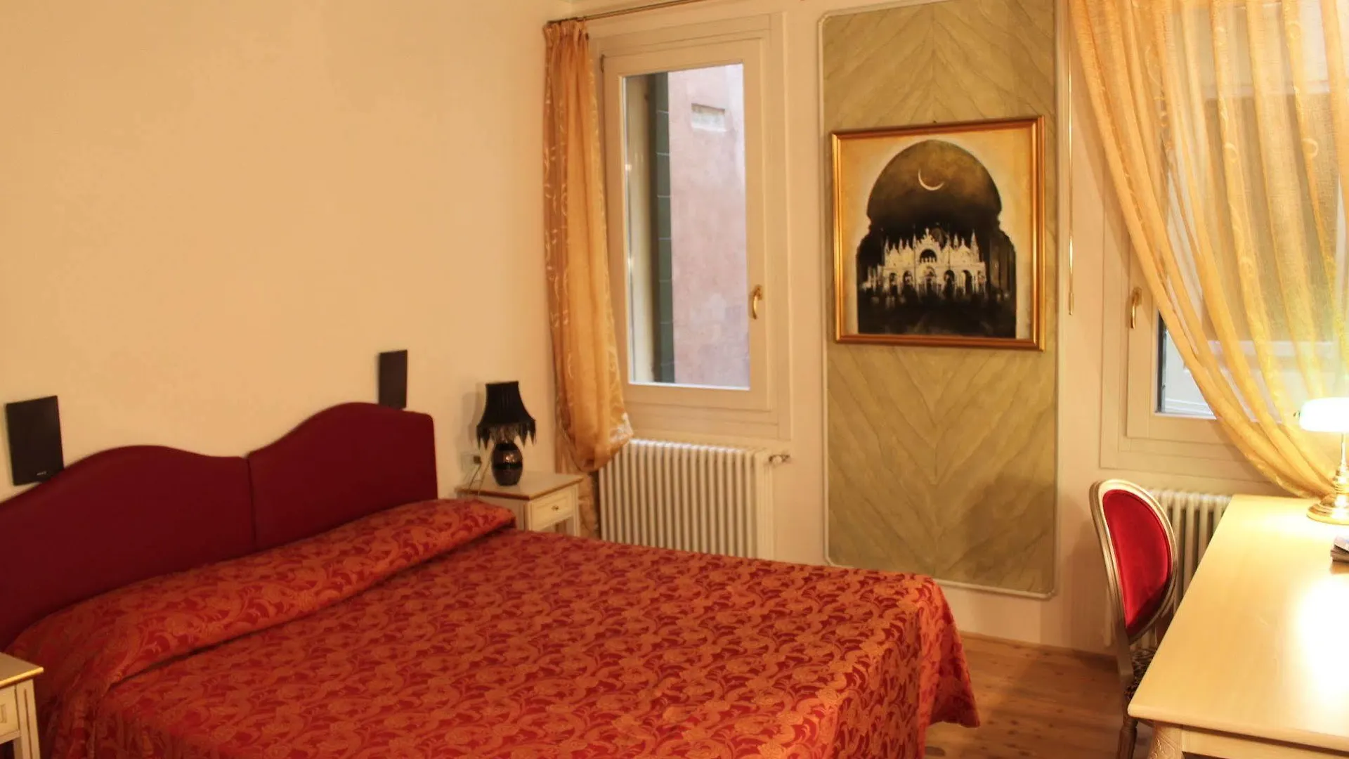 Sant'Angelo - Fenice Apartments In Venise Italie